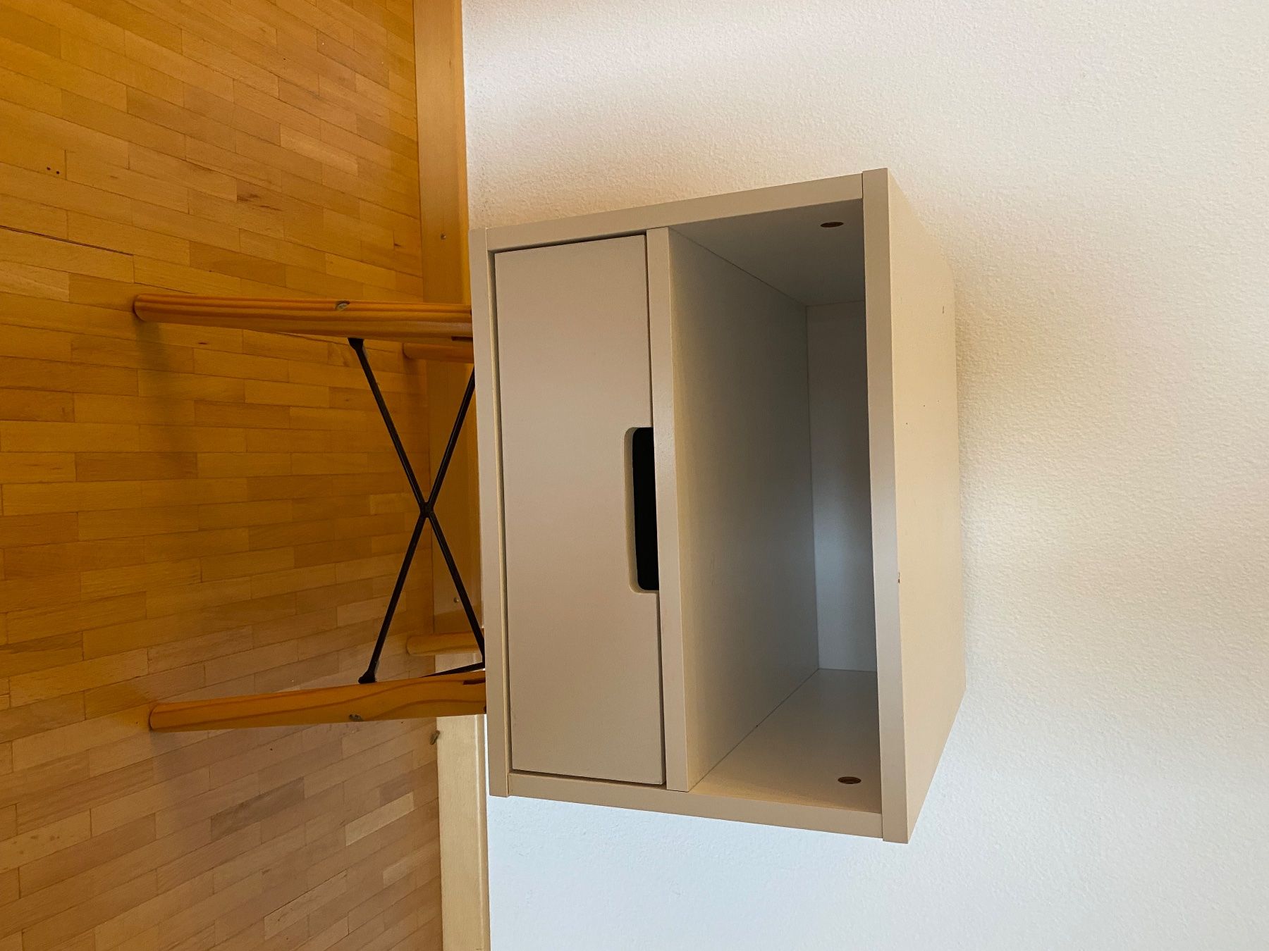 Comodini: Nachttisch / Beistelltisch – Usato da Winterthur venduto da livianina