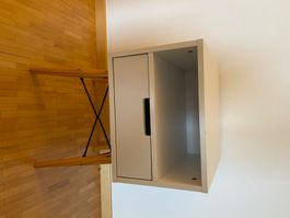 Nachttisch / Beistelltisch