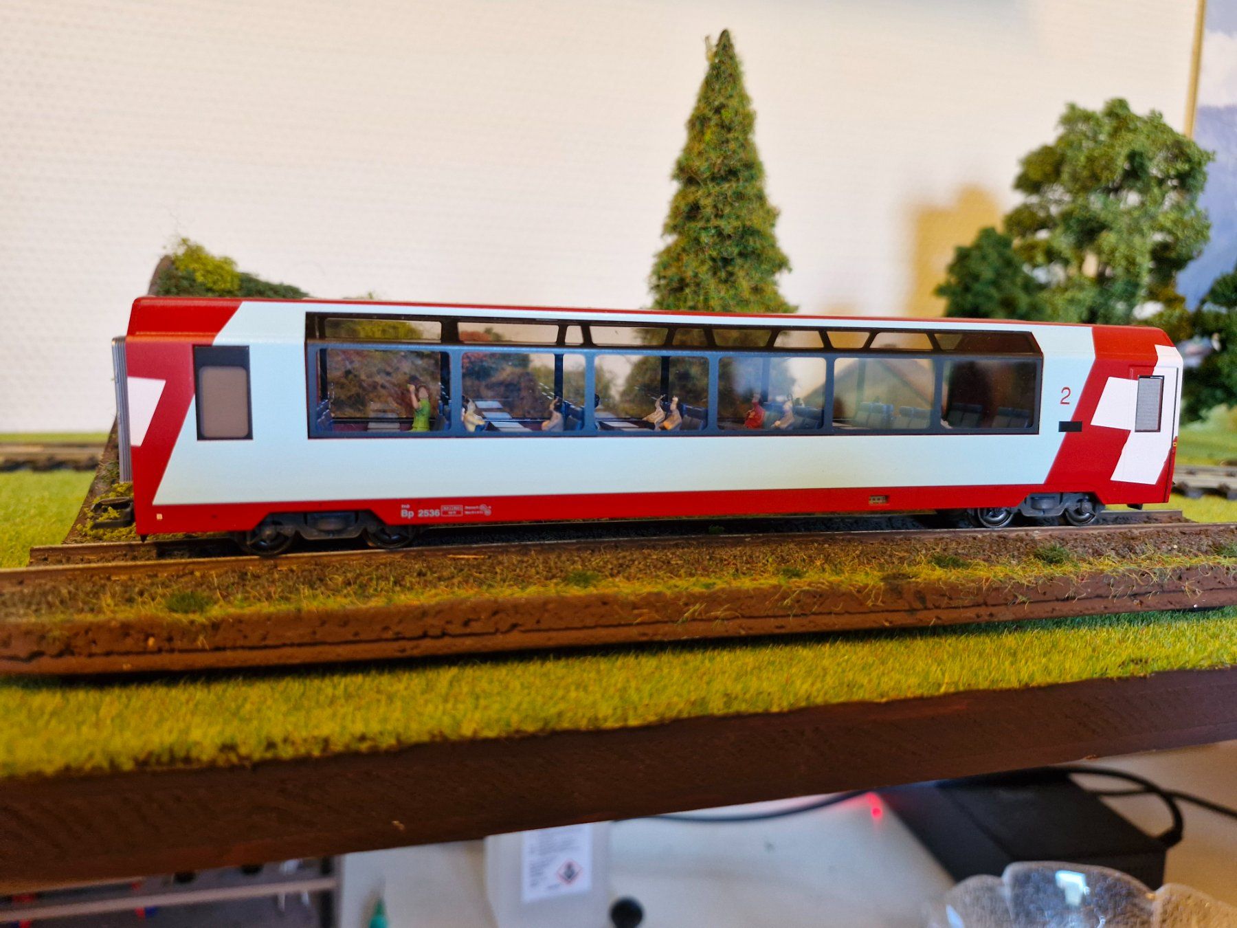 Bemo Modellini di ferrovie: BEMO Glacier Express Wagen 2.Klasse – Usato da Stans venduto da marlene330