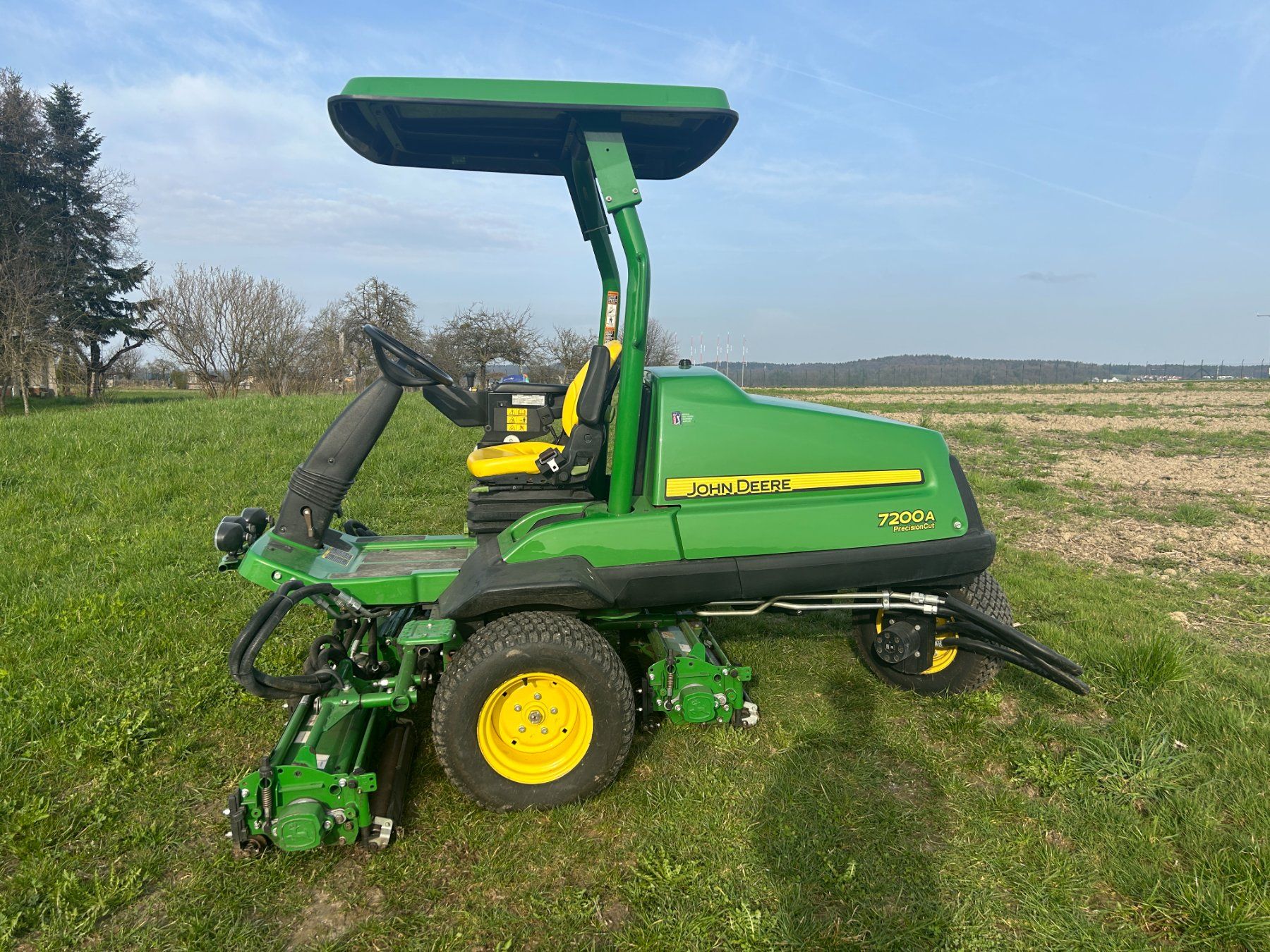 John Deere Tagliaerba: John Deere 7200A Spindelmäher Rasenmäher – Usato da Oberglatt ZH venduto da dealer1936 2