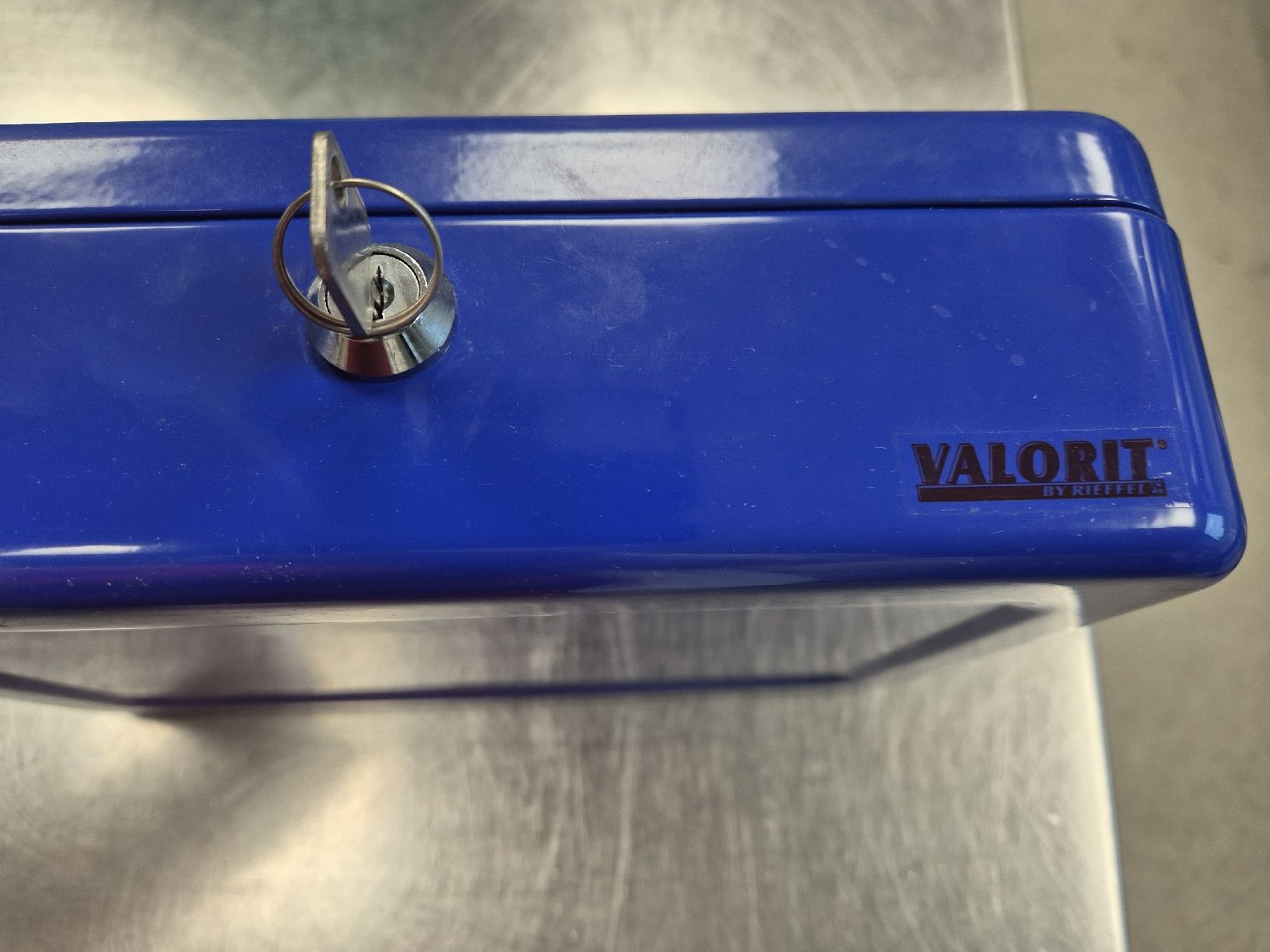 Registratore di cassa: VALORIT Geldkassette blau +Serviceportm. – Nuovo (secondo la descrizione) da Luzern venduto da michschm7 3