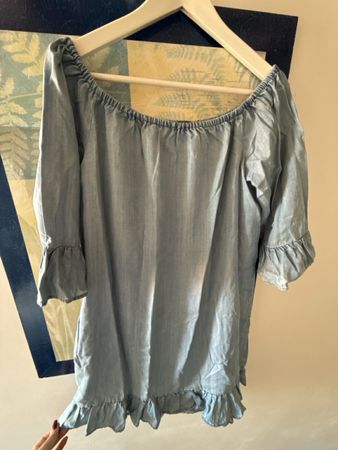 Kleid ONLY blau Grösse 40 Off Shoulder Rüschensaum
