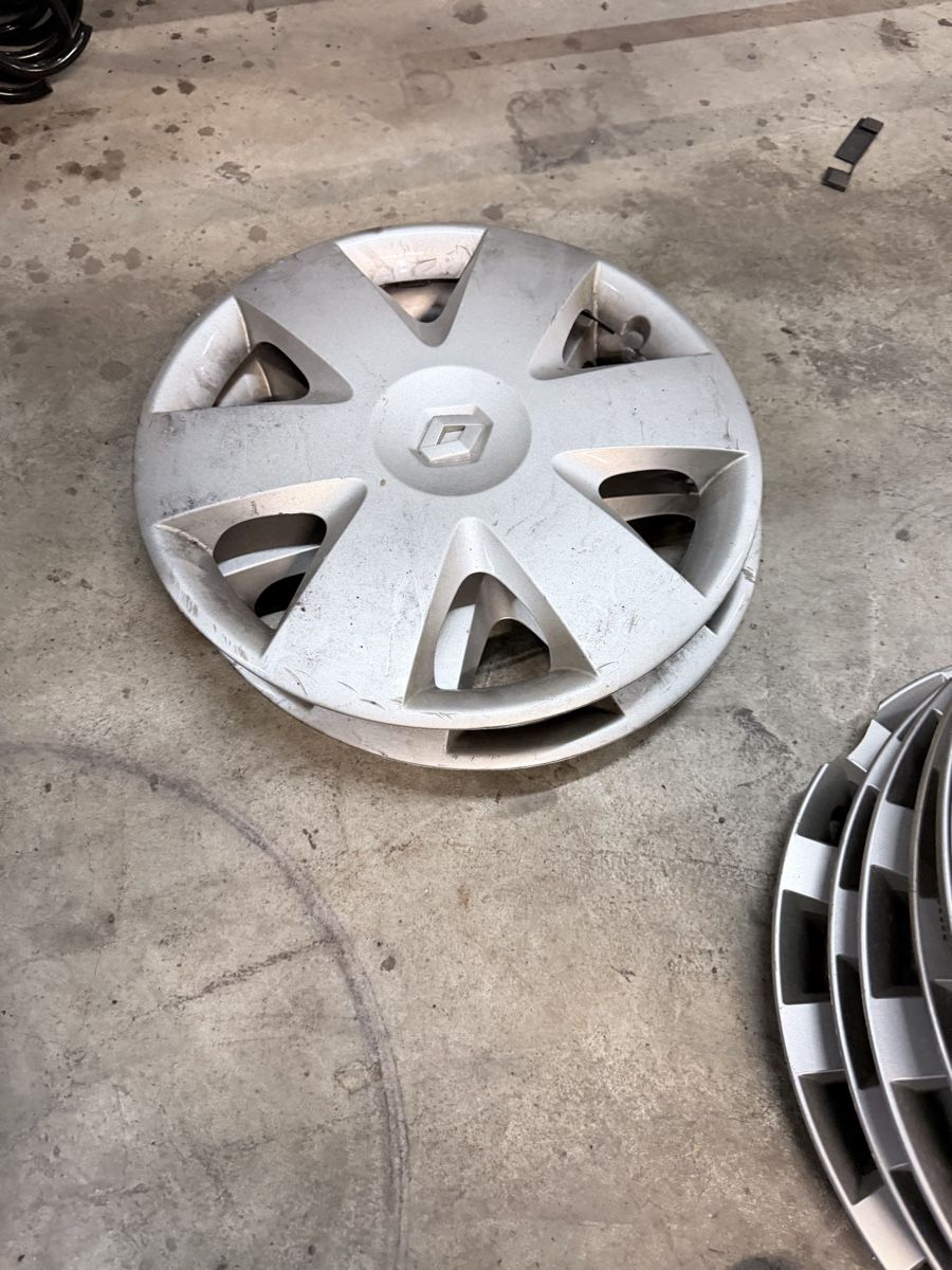 Renault Alle Autoersatzteile: Raddeckel Renault 16“ – Gebraucht aus Kräiligen von tisala 1