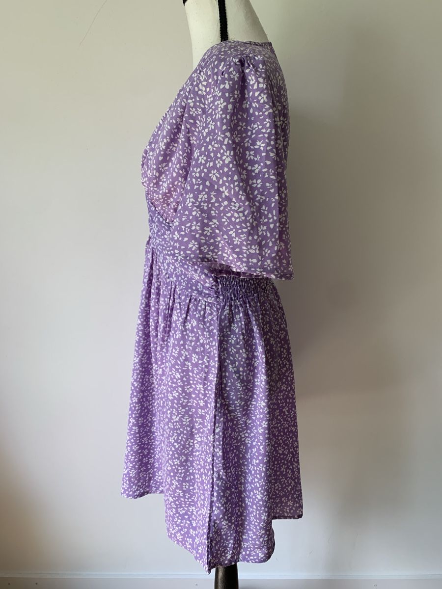 Shein Kleiderpakete: Kleiderpaket 5 Kleider mit Blumen Gr. M V Ausschnitt – Neu (gemäss Beschreibung) aus Regensdorf von secondchancefashion 3