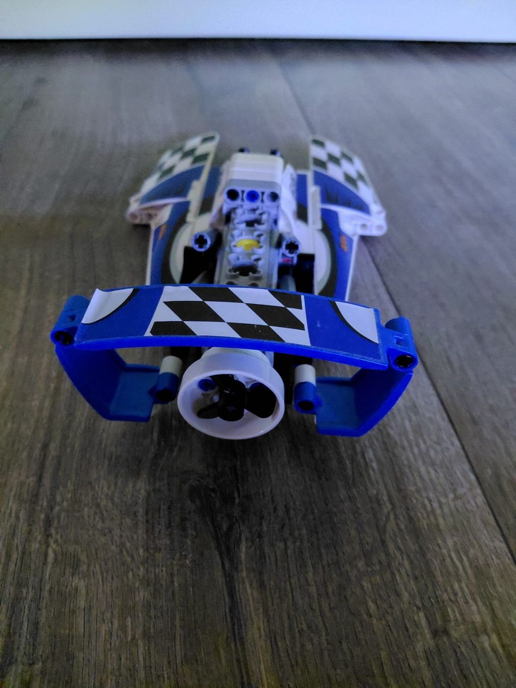 Lego Spielzeuge: LEGO Technic 42045 : Le hydroglisseur de course – Gebraucht aus Eschert von elleajis 2