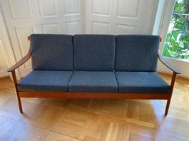 Mid-Century Sofa von Arne Hovmand-Olsen für Mogens Kold