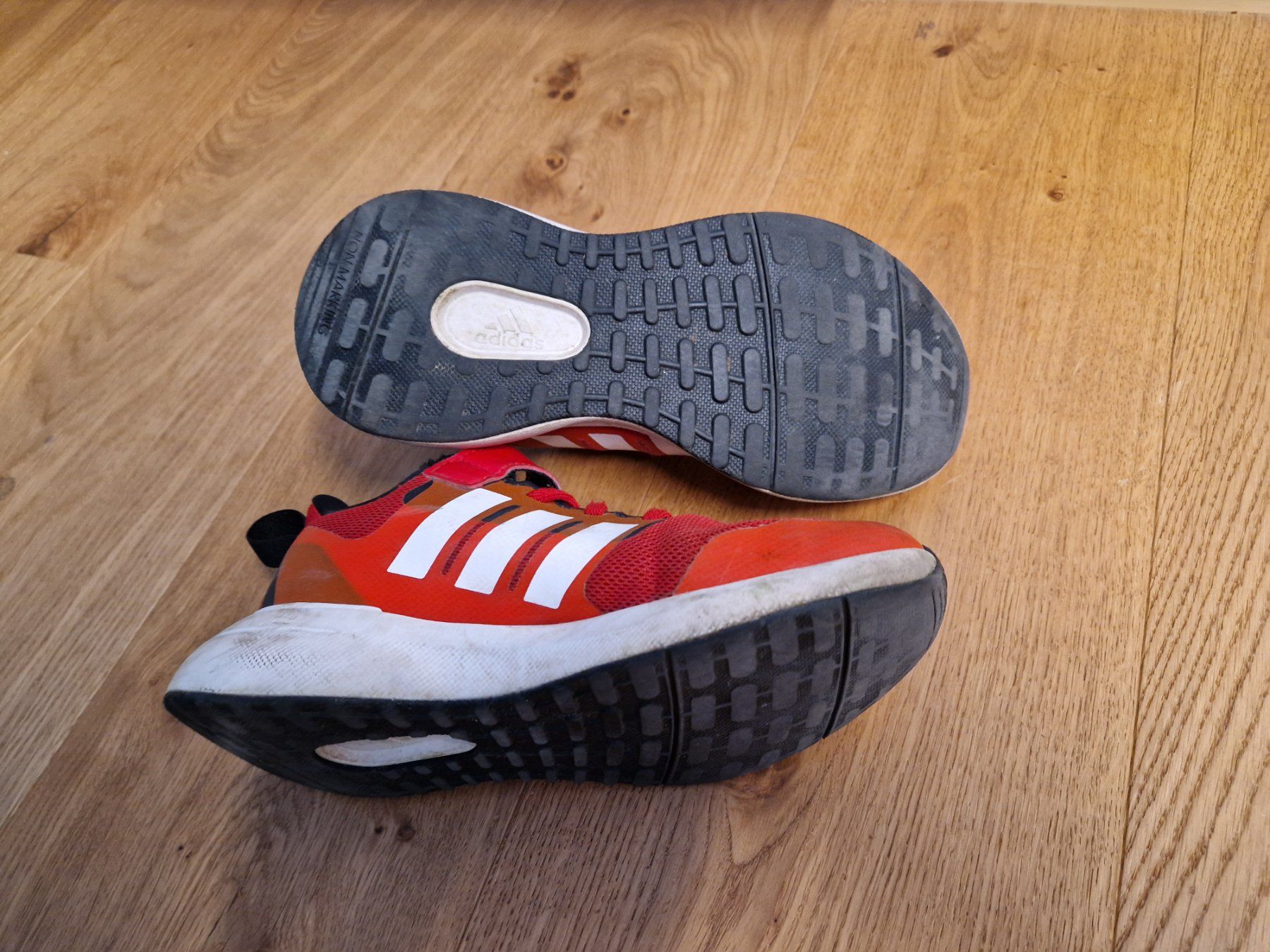Adidas Scarpe per ragazzi: Adidas Turnschuhe Gr. 33 – Usato da Davos-Dorf venduto da Bpelikan 2