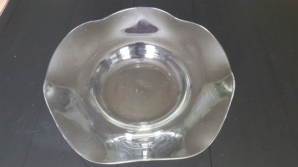 Ciotole: geschwungene Glasschale – Usato da Giswil venduto da online-Brockenhaus 1