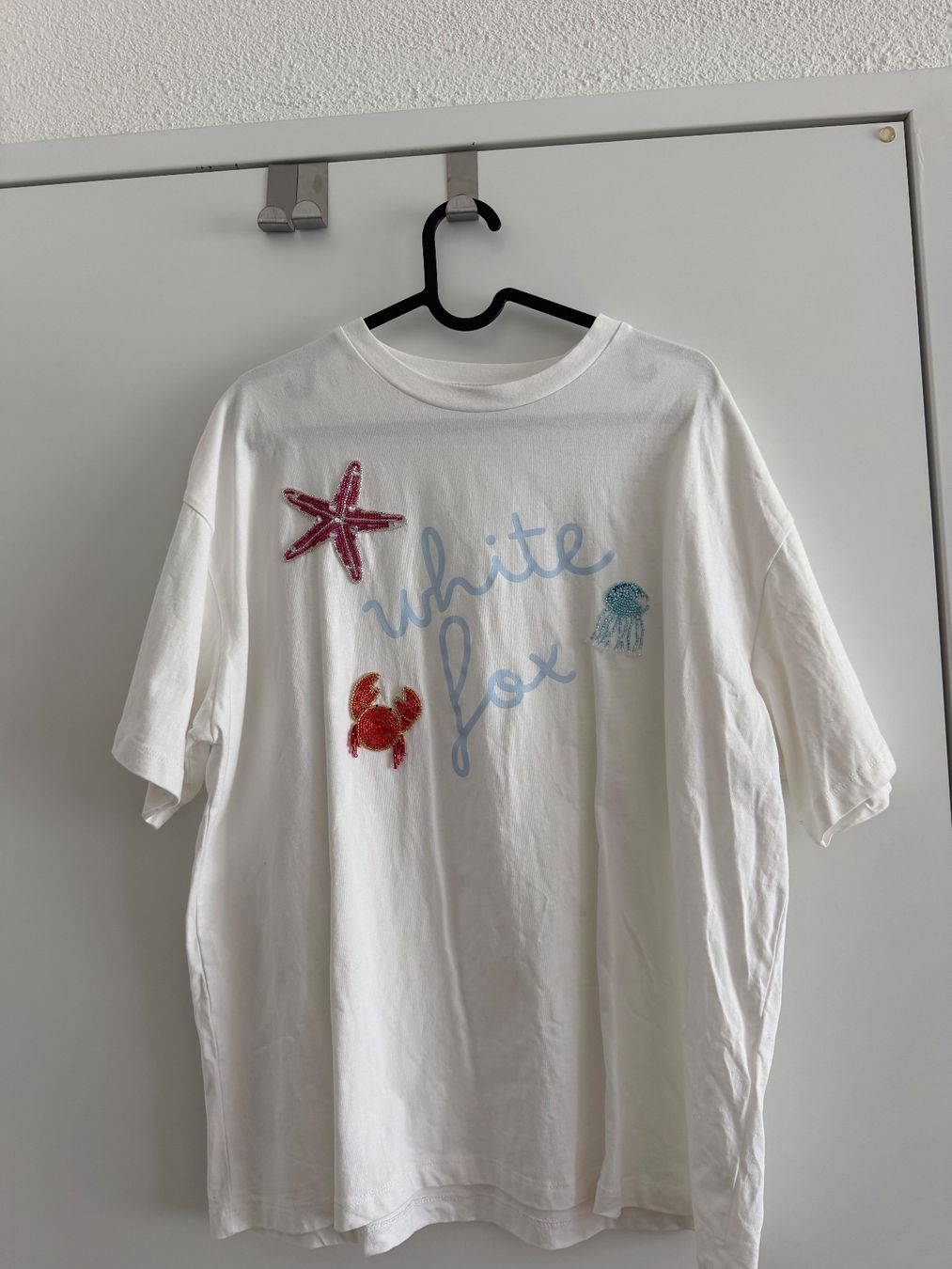 T-Shirts: Whitefox Euro Summer Dreaming Oversized Tee White M/L – Gebraucht aus Klingnau von Vdado