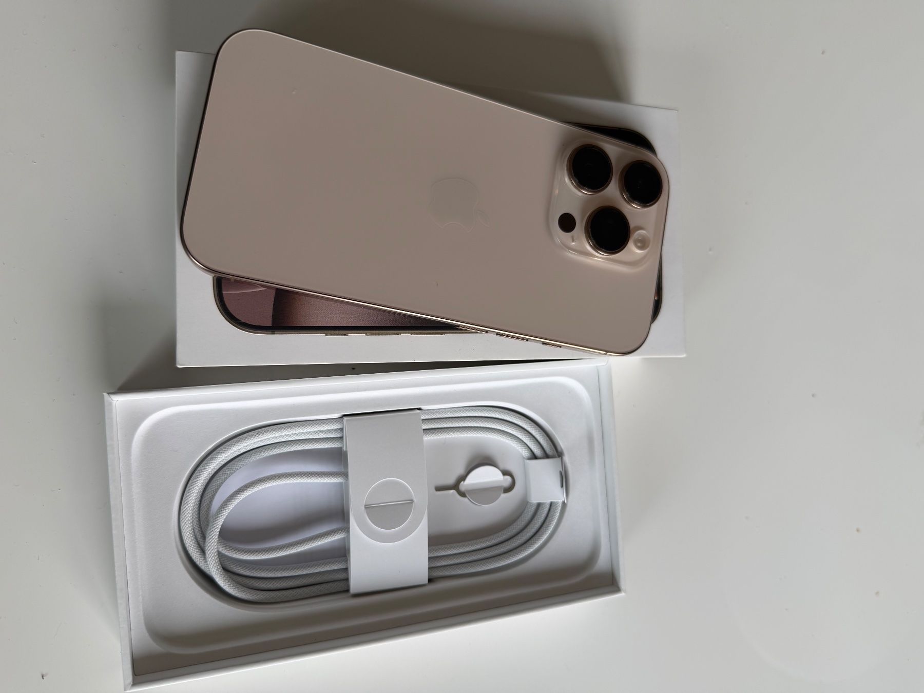 Apple Telefoni cellulari / Smartphones: iPhone 16 Pro 256 GB Titan – Usato da Basel venduto da inf_dy5g 1