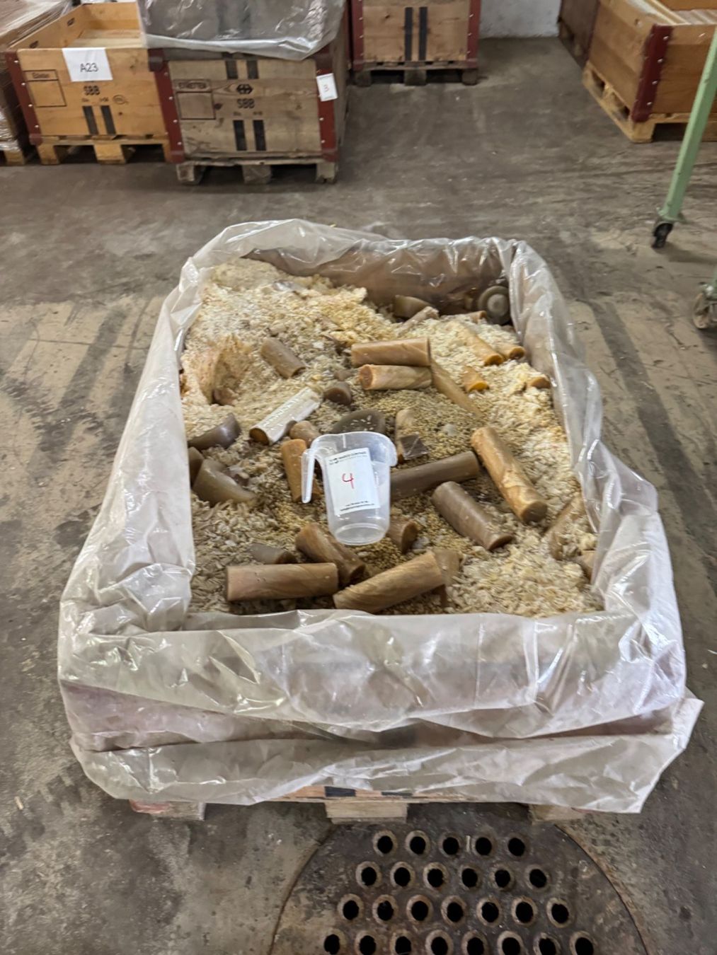Candele: 004 Posten Bienenwachs aus Liquidation – Usato da Derendingen venduto da Meisterstuecke
