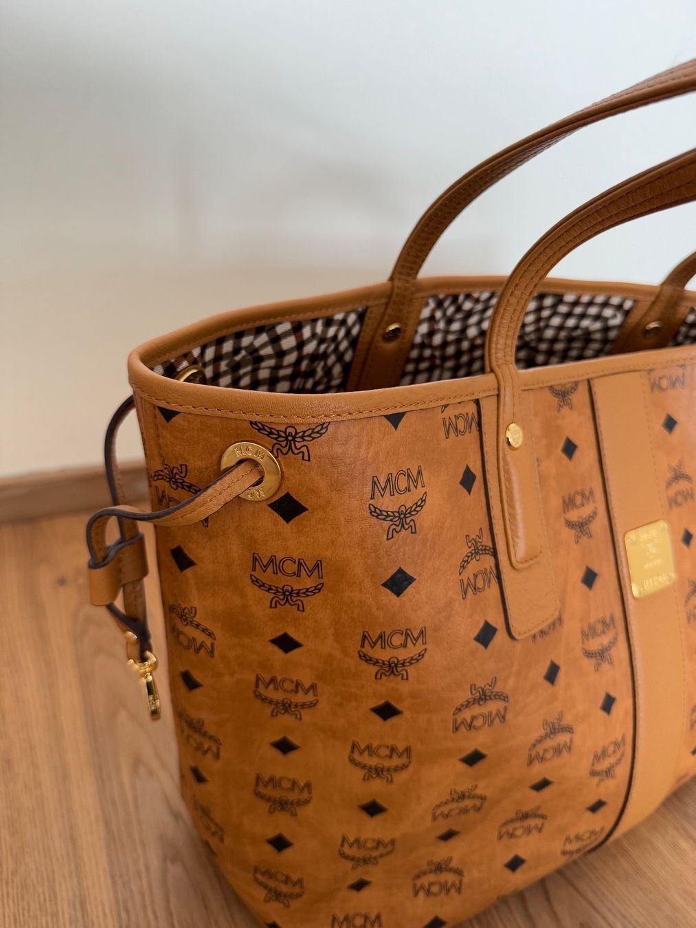 Mcm Borse da donna: MCM Wendeshopper Liz Medium, Farbe cognac – Nuovo e nell'imballaggio originale da Triesen venduto da dardaleni 2