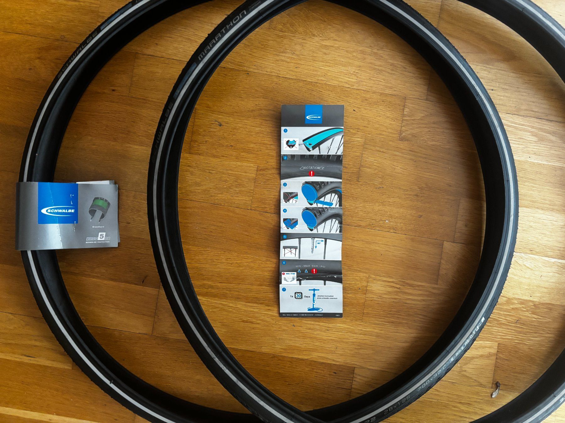 Schwalbe Pneus & Kompletträder: Schwalbe E-Bike Performance Reifen 28" - FABRIKNEU! – Neu (gemäss Beschreibung) aus Zürich von Piner 1