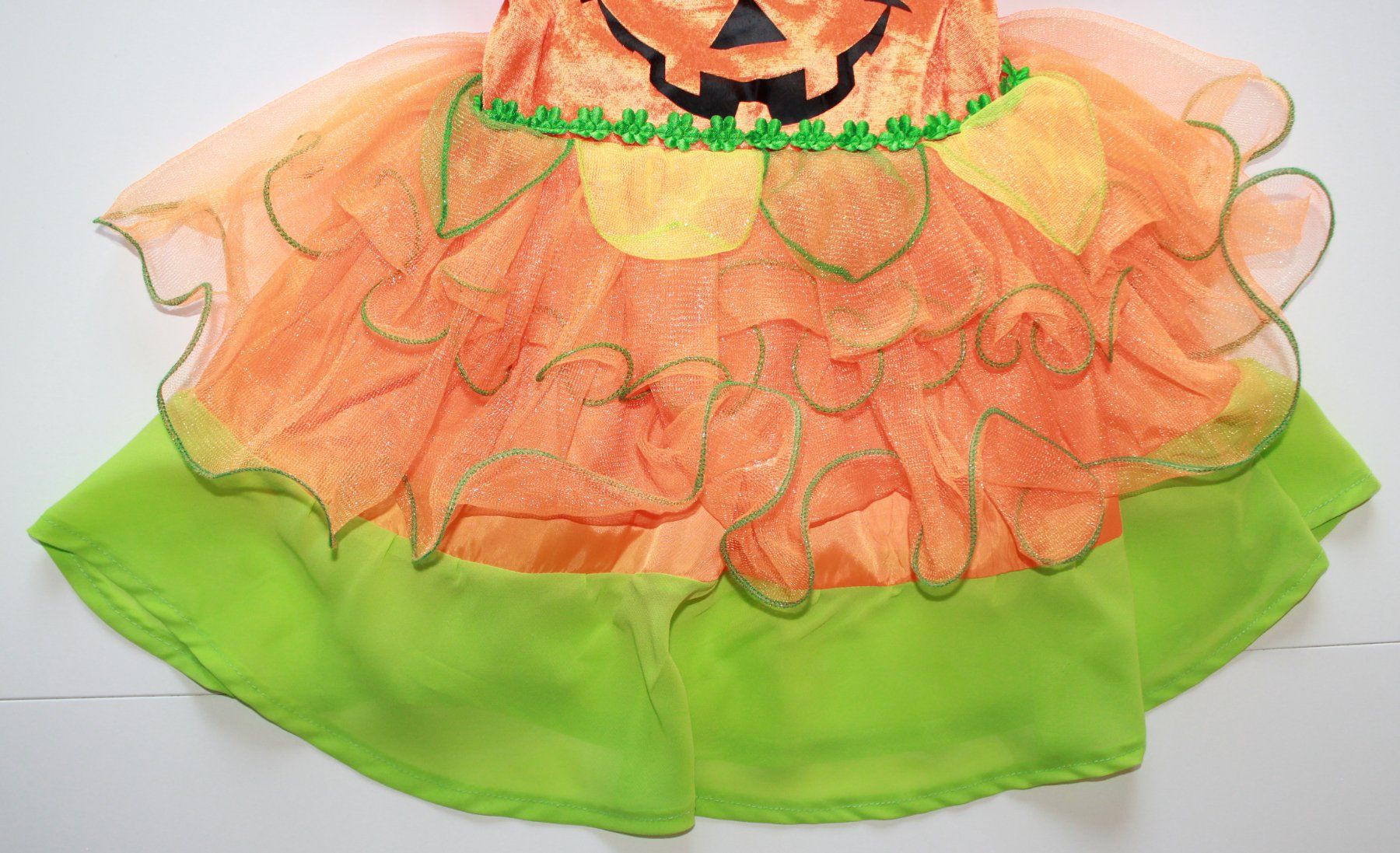 Costumi: Costume sorcière / Hexe t. 1 - 2 ans – Usato da Peseux venduto da CoolShoping 4