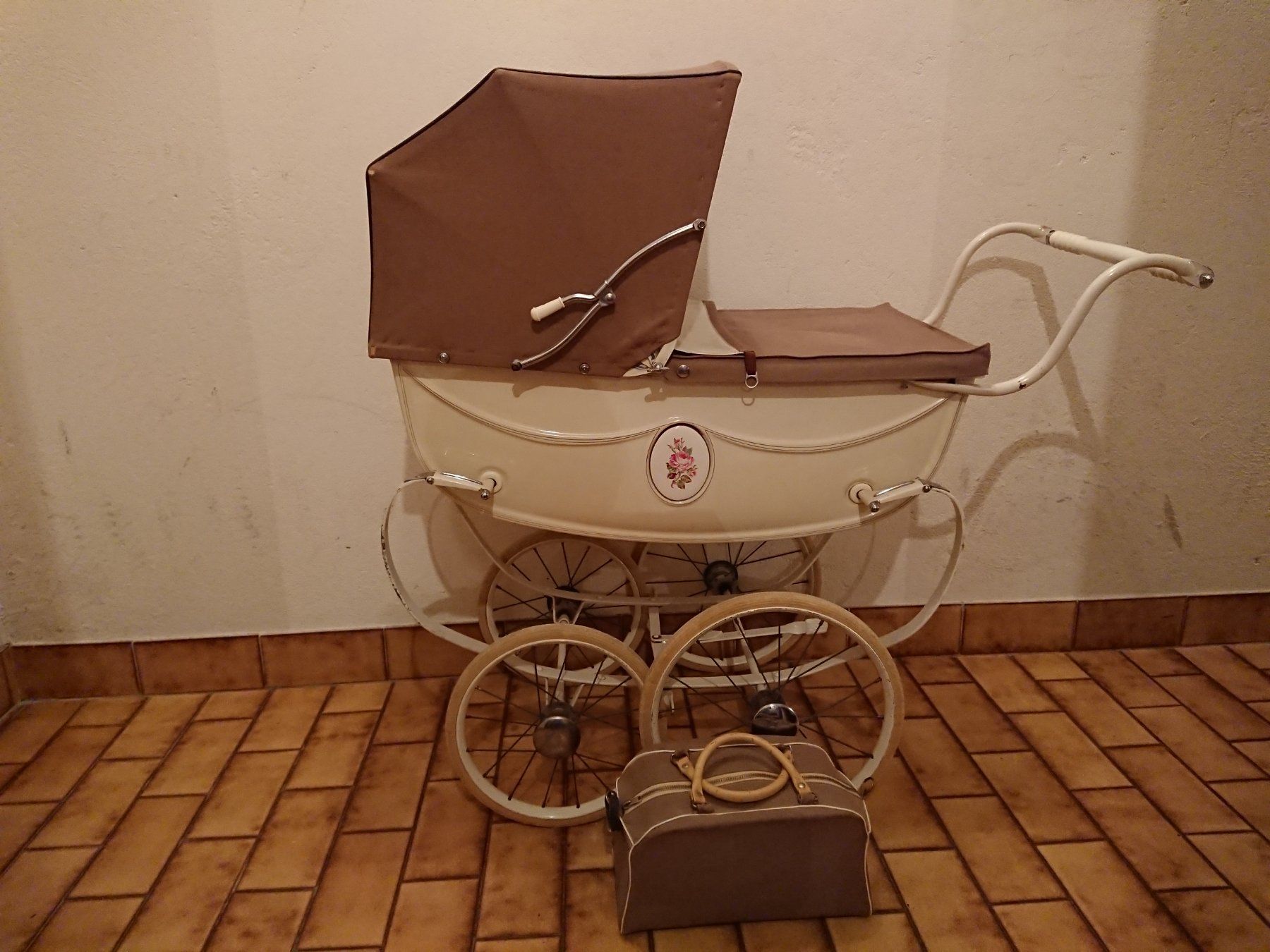 Puppenwagen: Silver Cross heritage doll pram – Gebraucht aus Estévenens von Rockingirl