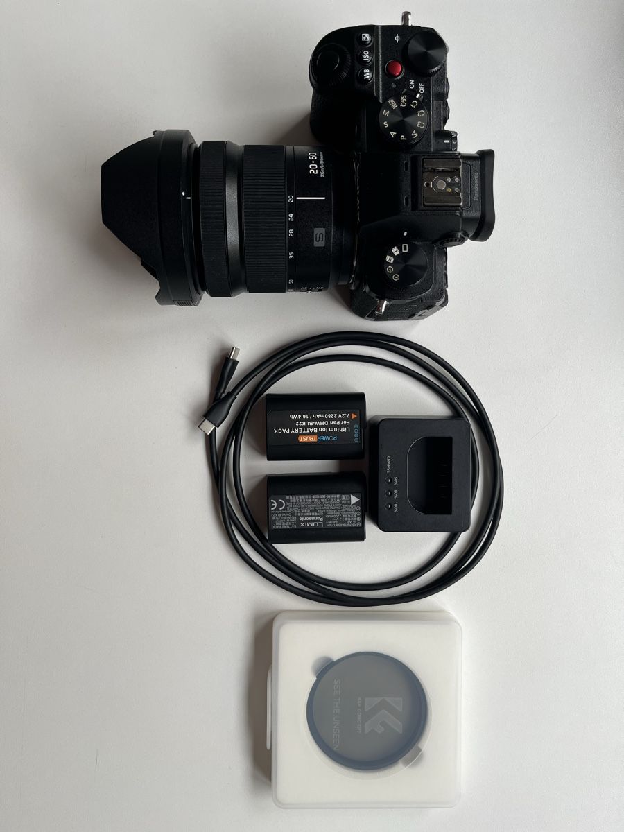 Panasonic Fotocamera: Panasonic Lumix S5 Kit – Nuovo (secondo la descrizione) da Zürich venduto da jan_nh79