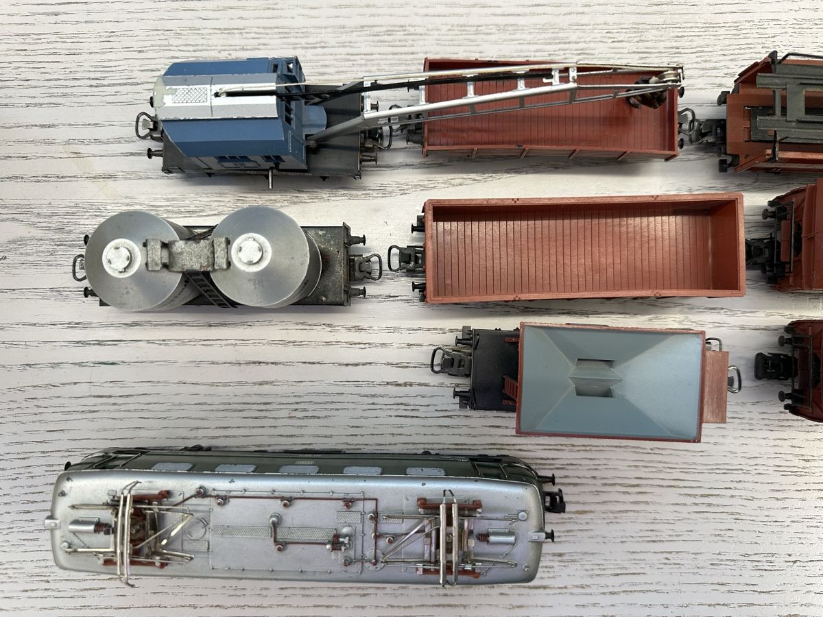 Märklin Modelleisenbahnen: Märklin 3037 DB BR 141 Güterzug – Gebraucht aus Lupsingen von New-Haven 6