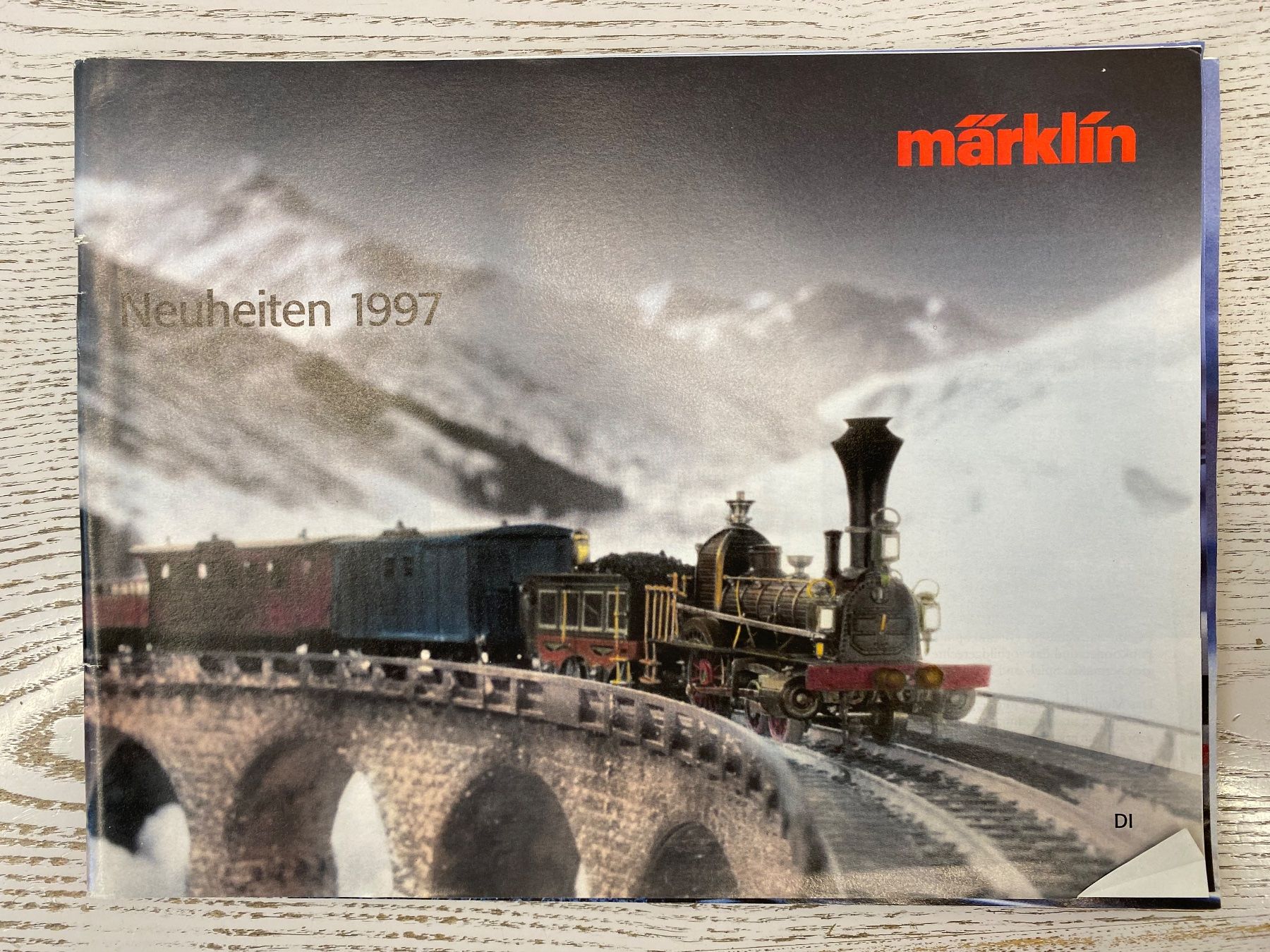 Märklin Modellini di ferrovie: Märklin Neuheiten 1997 – Usato da Lupsingen venduto da New-Haven