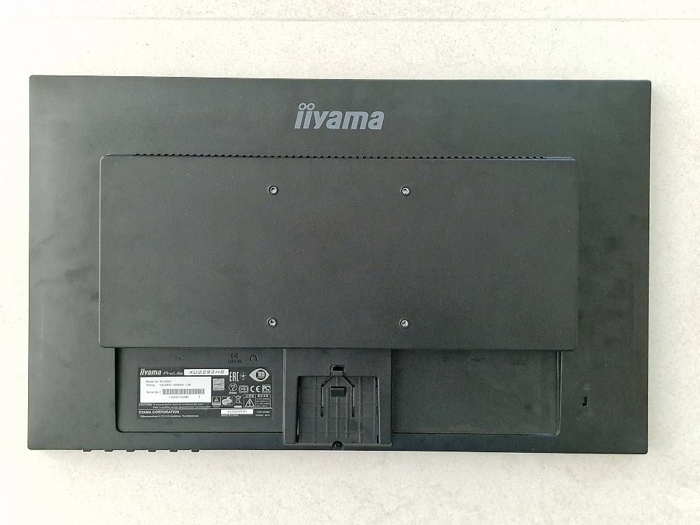 Monitor: Bildschirm 21.5 Zoll – Usato da Derendingen venduto da Vanja89 3