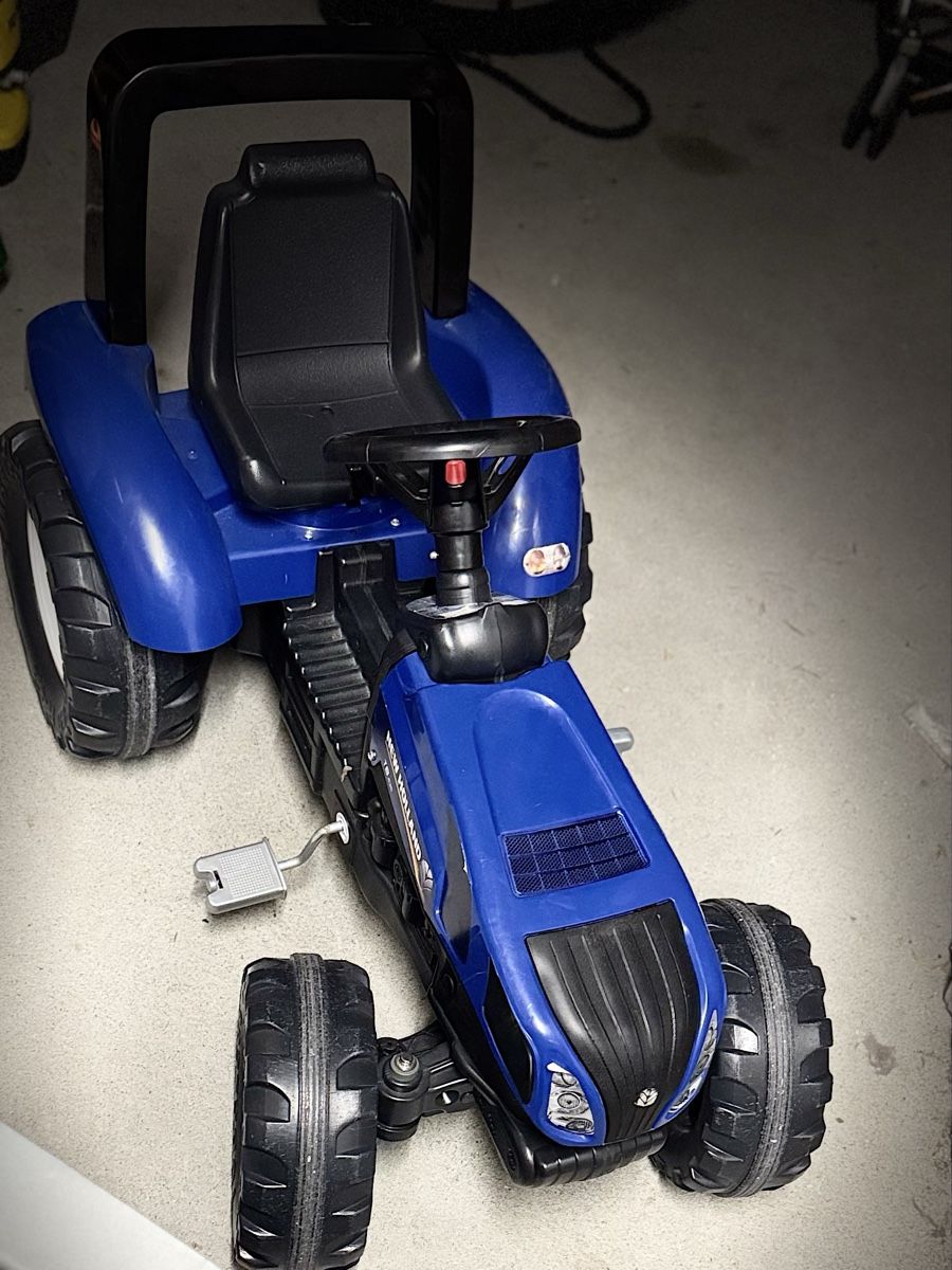 Fahrzeuge für Kinder: Kindertraktor blau – Gebraucht aus Schachen LU von Jimi2018