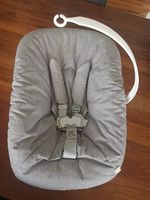 Stokke Tripp Trapp Newbornschale mit Spielbogen