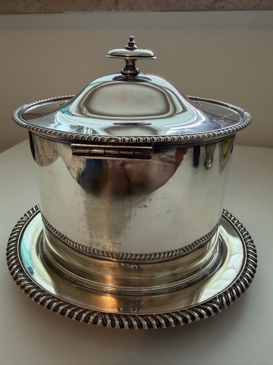 Set di piatti: Versilberte Keksdose aus den 1900er-Jahren. – Usato da Niederbipp venduto da yar_tf6f 2