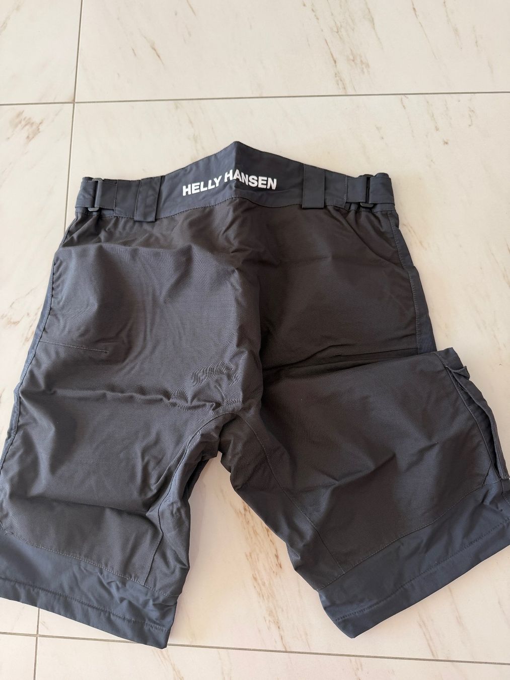 Helly Hansen Pantaloni: Kurze Boardshorts HELLY HANSEN – Usato da Besazio venduto da fh18 1