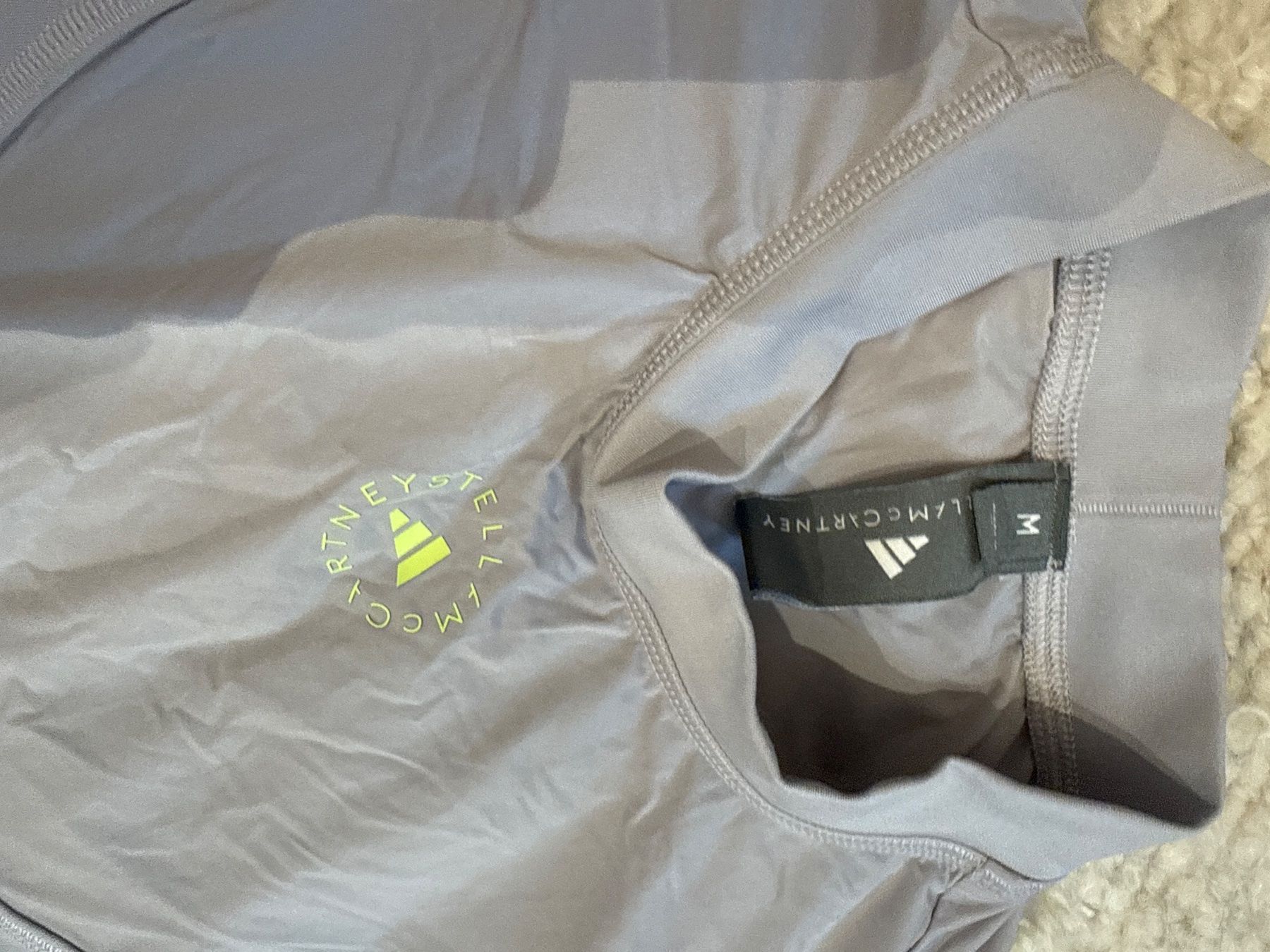 Stella McCartney Kleiderpakete: Stella McCartney Adidas workout set – Gebraucht aus Unterägeri von Elmilokim 4