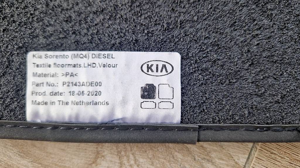 Kia Tapis / Bacs: Fussmatten Kia Sorento – Neuf (Voir description) à Hägendorf par powder73 3