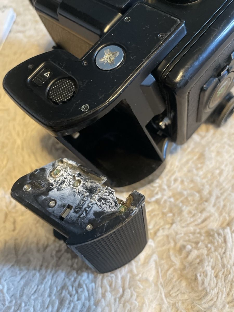 Pentax Kamera: Pentax 645 Mittelformatkamera mit Objektiv - Defekt – Gebraucht aus Windisch von LizaSimpson 4