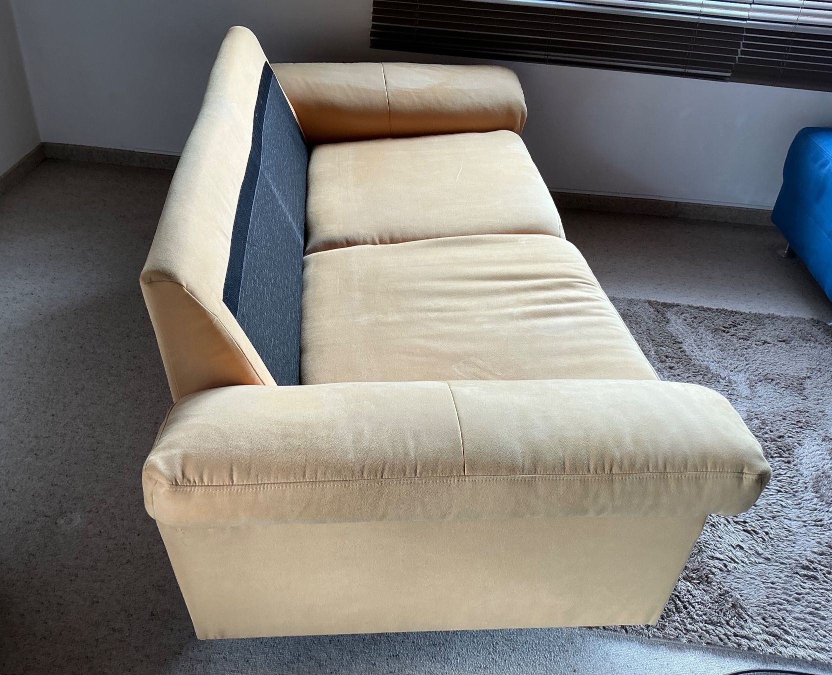 Divani: Sofa, super Zustand, Microfaserbezug, gelb, abwaschbar. – Usato da Neerach venduto da Amtrak283 7