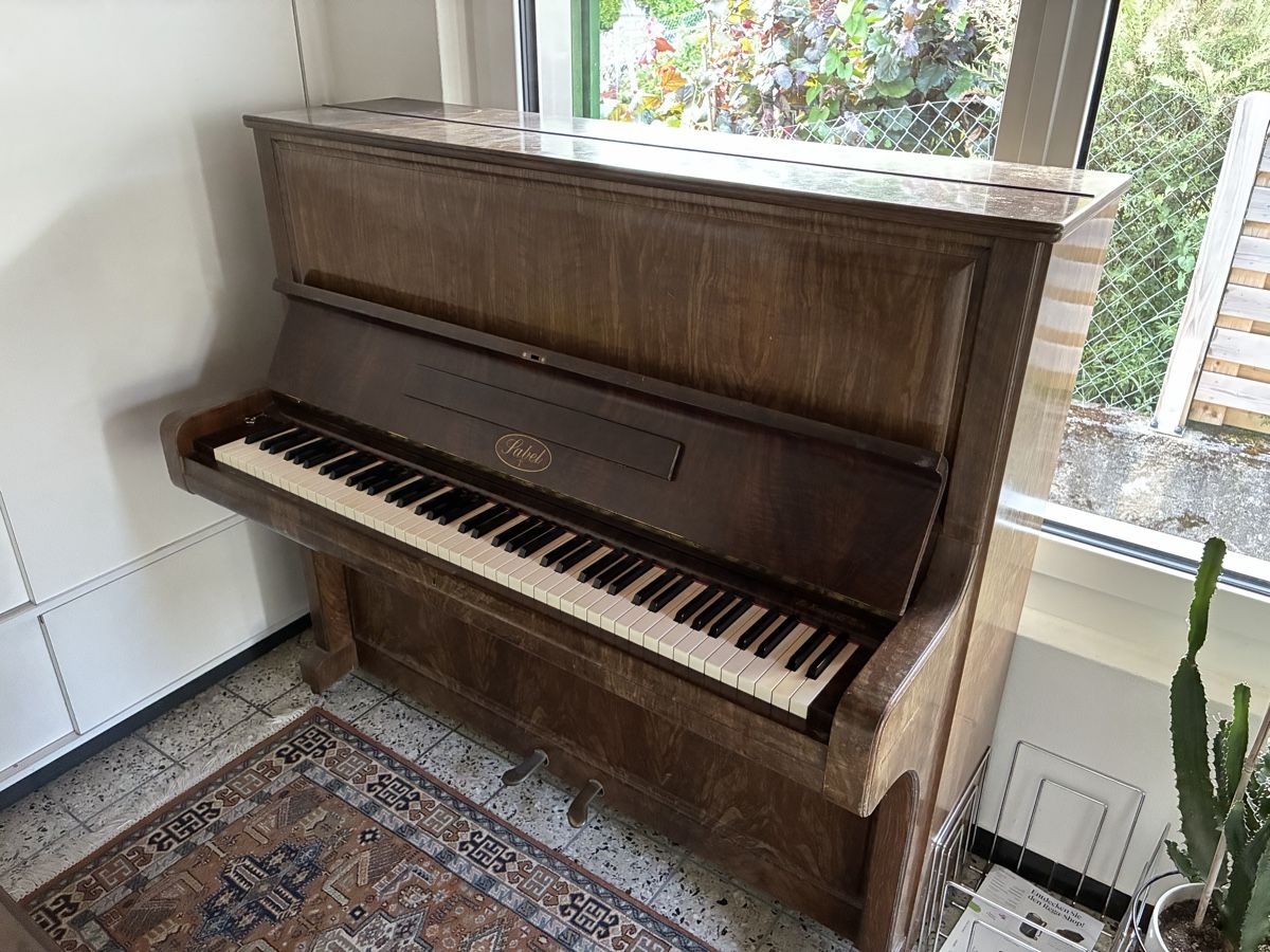 Strumenti musicali: Sabel Holz Klavier – Usato da Seeberg venduto da FlavioC01