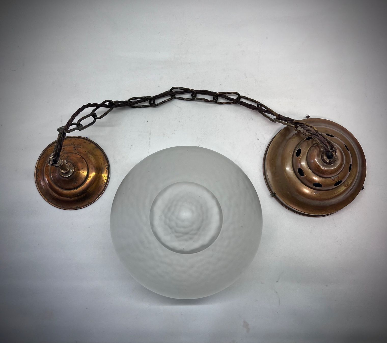 Lampadari & plafoniere: Jugendstil Hängeleuchte, mattes Glas, Messing, ca. 1900 – Usato da Männedorf venduto da MrAnderson 2