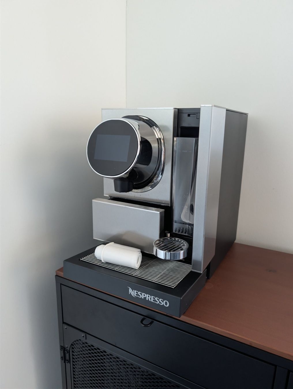 Nespresso Macchine per caffè & Macchine per espresso: Nespresso Pro Momento 100 Coffee – Usato da Rothenburg venduto da p.ll.x