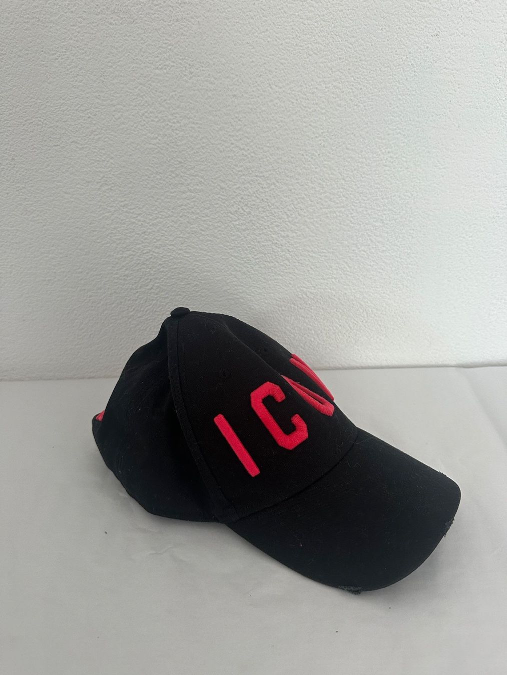 Dsquared2 Copricapi, berretti & cappellini: DSQUARED2 ICON Cap (Schwarz/Pink) – Nuovo (secondo la descrizione) da Adliswil venduto da shady2207 1