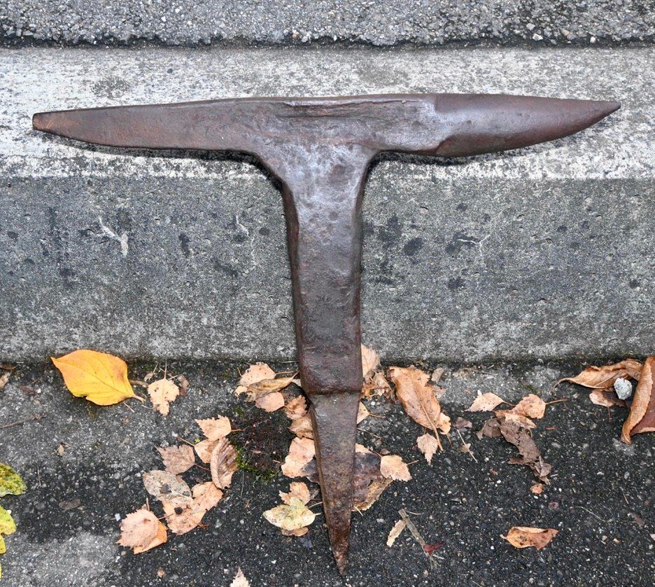 Attrezzi da lavoro: alter geschmiedeter Feldamboss / Steckamboss höhe 42cm – Usato da Pfaffhausen venduto da mono_rec 2