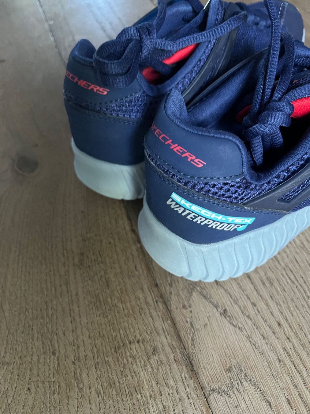 Skechers Scarpe da donna: Neue Skechers Schuhe – Nuovo (secondo la descrizione) da Wettingen venduto da Volltreffer10 2