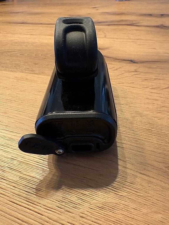 Pezzi di ricambio: Velolampe Lezyne 2400+ – Usato da Kollbrunn venduto da Hochi5 3