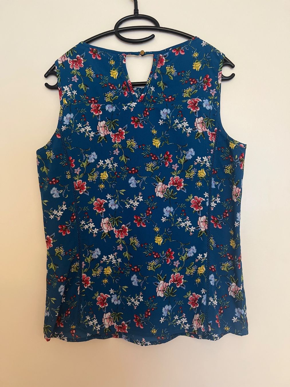 Top: Blumen Top SFERA L – Usato da Horgen venduto da linuxrp 6