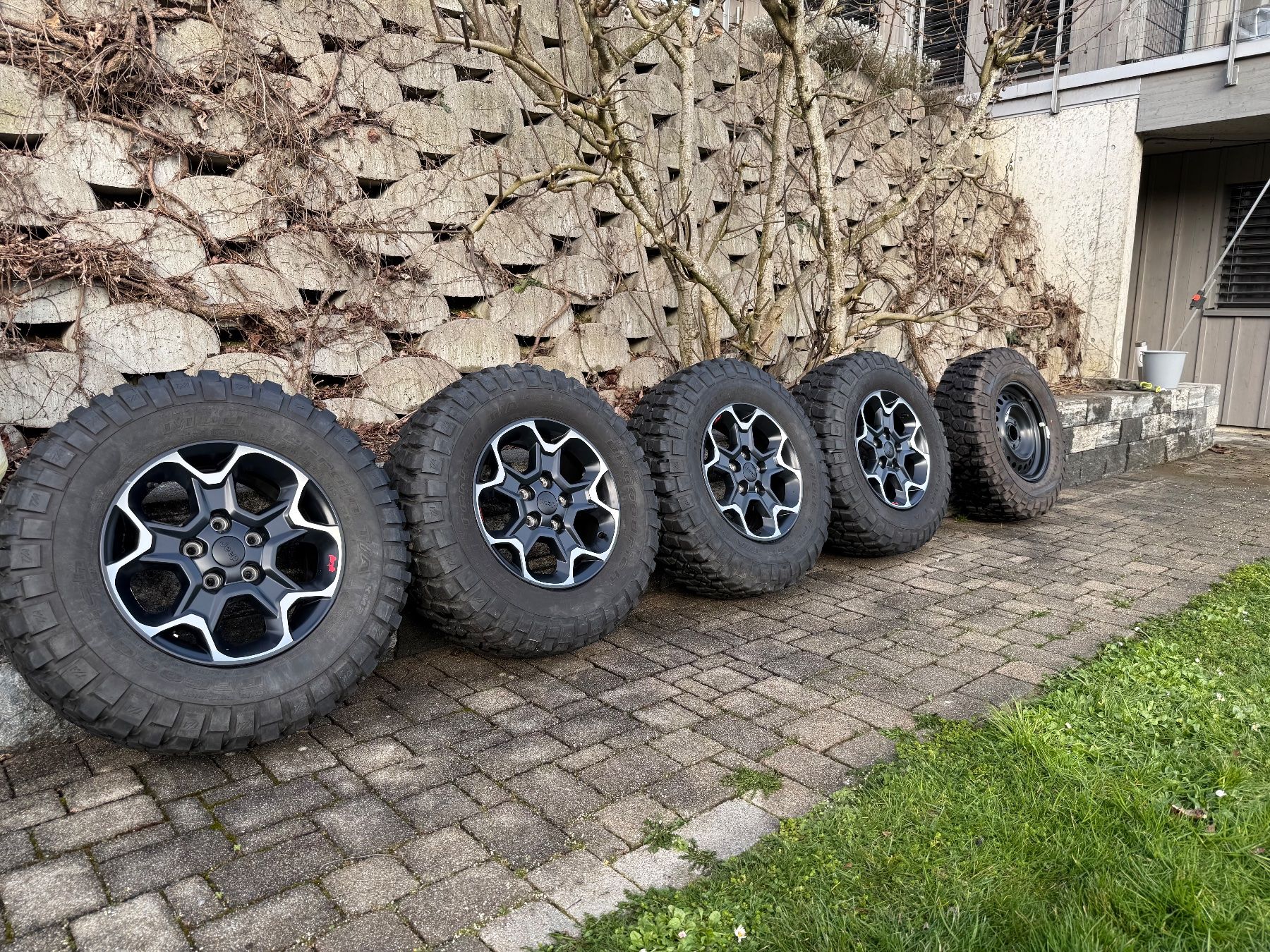 Jeep Pneumatici & Ruote complete: Original Jeep Gladiator Rubicon Räder mit BF Goodrich – Usato da Aetingen venduto da star_vendor