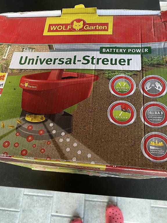 Düngerstreuer: Universalstreuer von Wolf neu – Gebraucht aus Gempenach von Mittelpudel