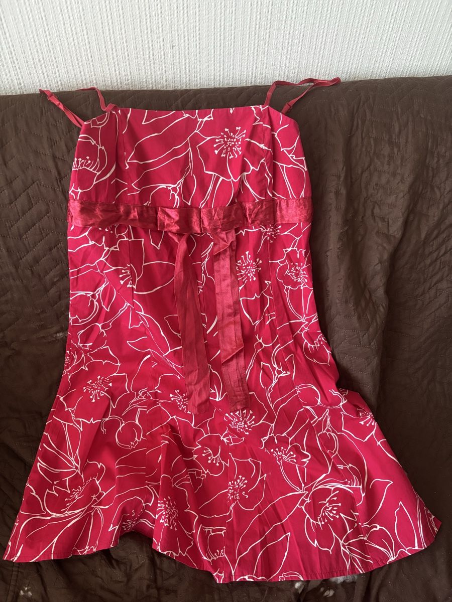 Kleider: Robe à bretelle – Gebraucht aus Lausanne von isabelle0279