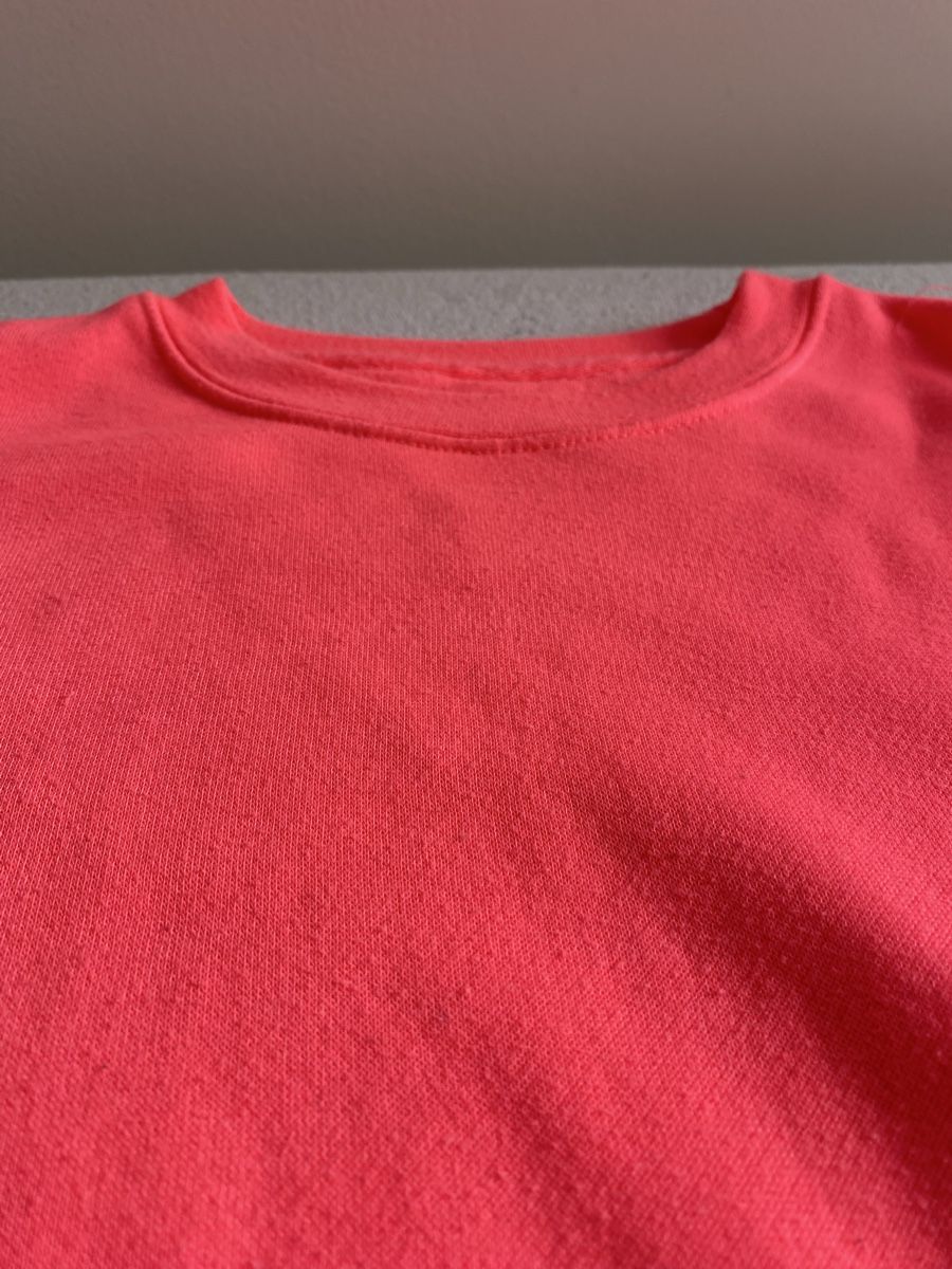 Pullover & Sweatshirts: Pull rose neon unisexe ! – Gebraucht aus geneve von cey_5ywd 1