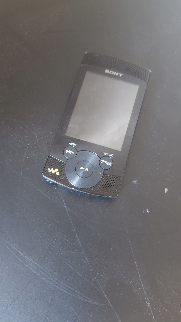 Sony Lettore multimediale portatile: Sony walkman – Usato da Pringy venduto da mar_5tcq 2