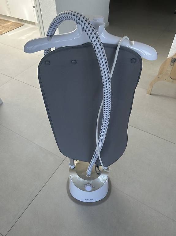 Philips Dampfreiniger: Philips Clothes / Garment Steamer + Stand – Gebraucht aus Thalwil von pal_x28f 3