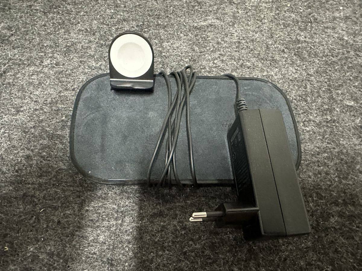 Caricabatterie: Mophie 3-in-1 Wireless Charging Pad - Black – Usato da Spreitenbach venduto da Lukepeller89