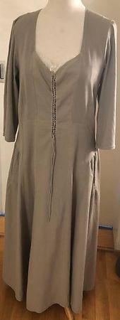 Schönes elegantes Kleid, perfekt für den Sommer! Grösse 44