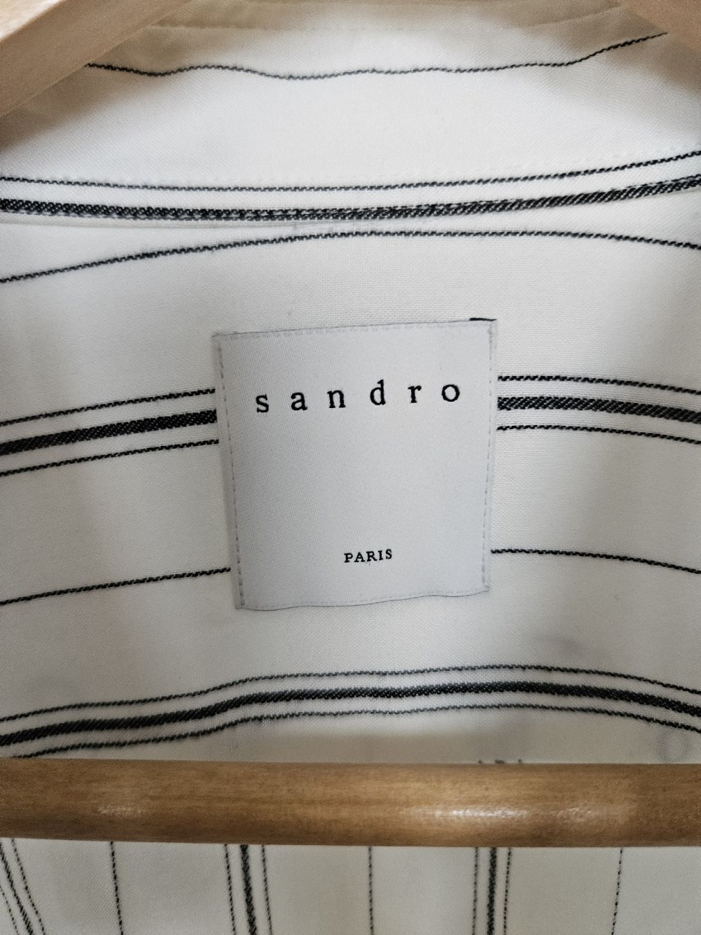 Sandro Hemden: Chemise Sandro rayée blanche et noire, taille S - Été – Gebraucht aus Lausanne von magic_roro 1