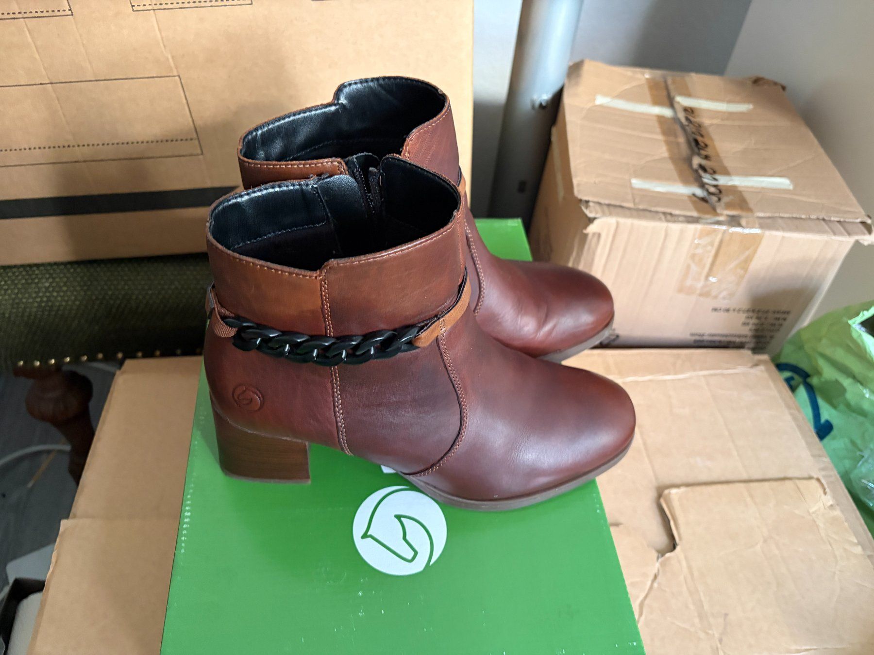 Damenschuhe: Stifelette 38 – Neu (gemäss Beschreibung) aus Liestal von aarroon 1