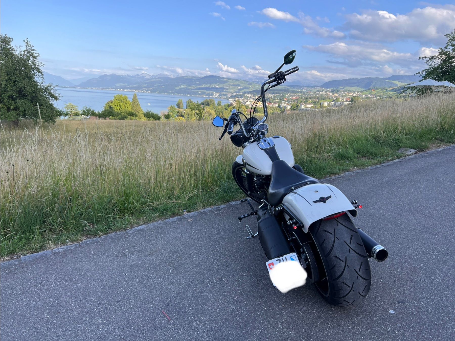 Harley-Davidson Chopper: Harley Davidson FXSB Breakout 103 - Ab MFK/Service - CUSTOM – Usato da Horgen venduto da LakeSideZH